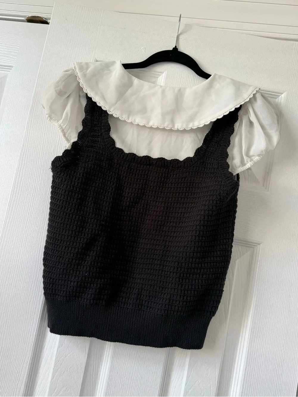 Astr The Label Peter Pan Collar Sweater Top Size Small in Black